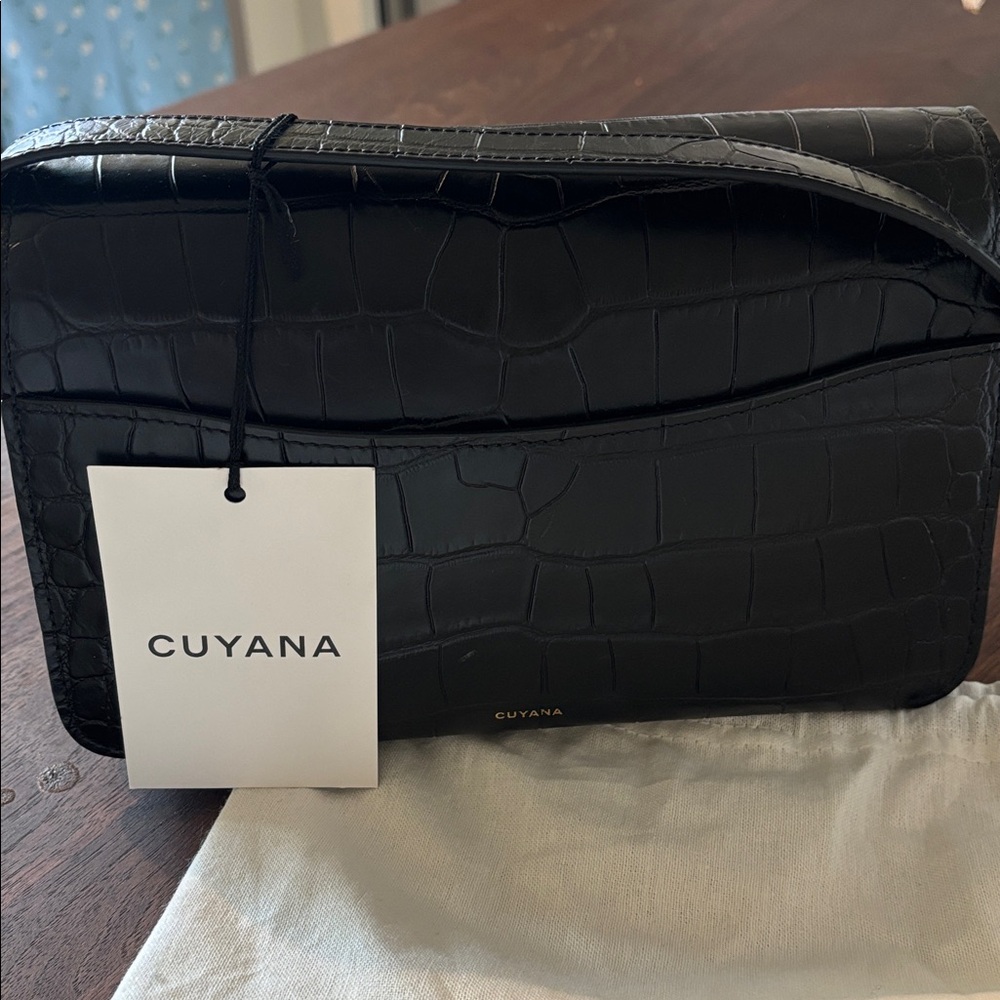Cuyana Black Croc Embossed Shoulder Bag - Picture 7 of 12